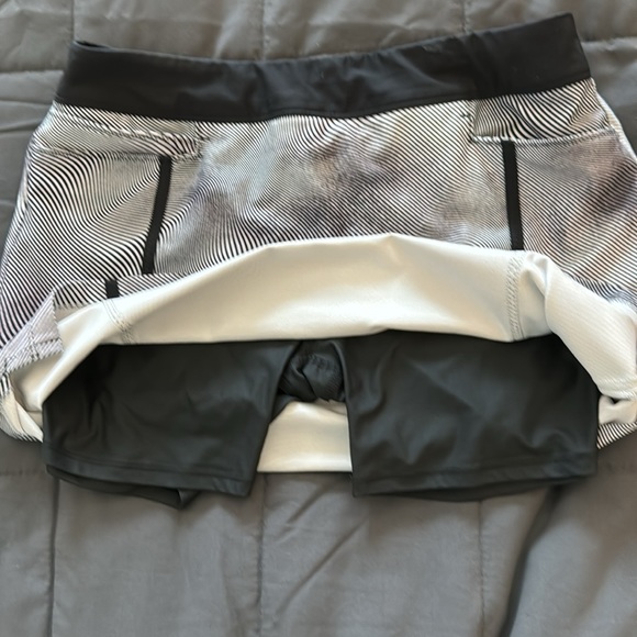 Adidas black/white golf skort-Small - Picture 3 of 6